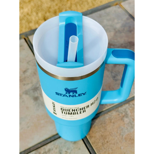 Brand New Stanley 40 oz Quencher H2.0 Tumbler w/box color POOL New