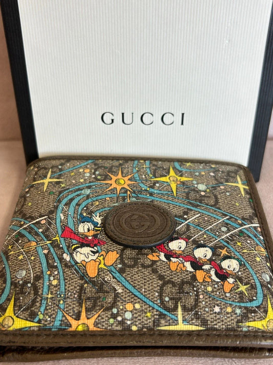 Gucci x Disney GG Supreme Donald Duck Billfold Wallet – Luxury Designer Leather Wallet for Men