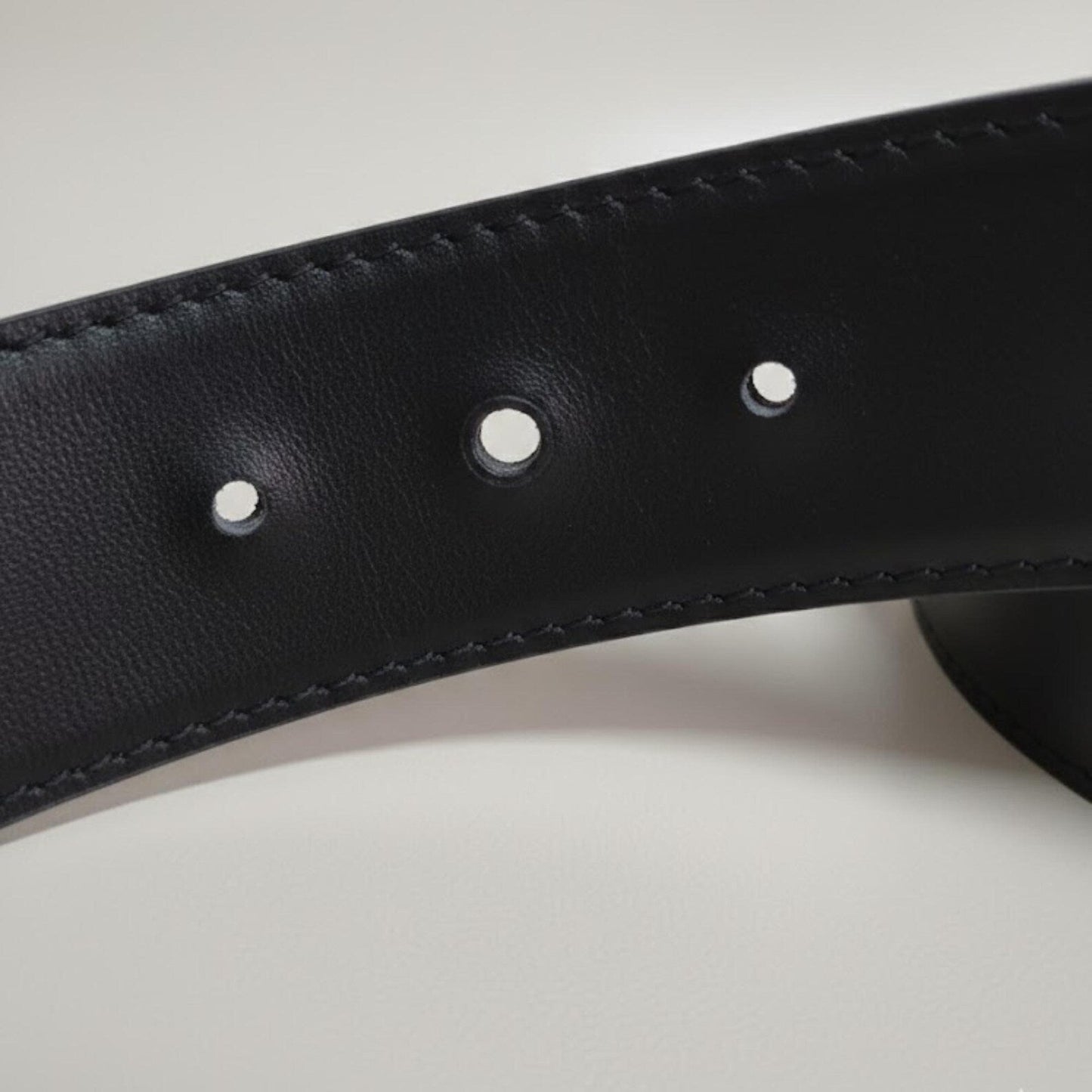 Handmade Black Cowhide Belt – Western Fashion Accessory